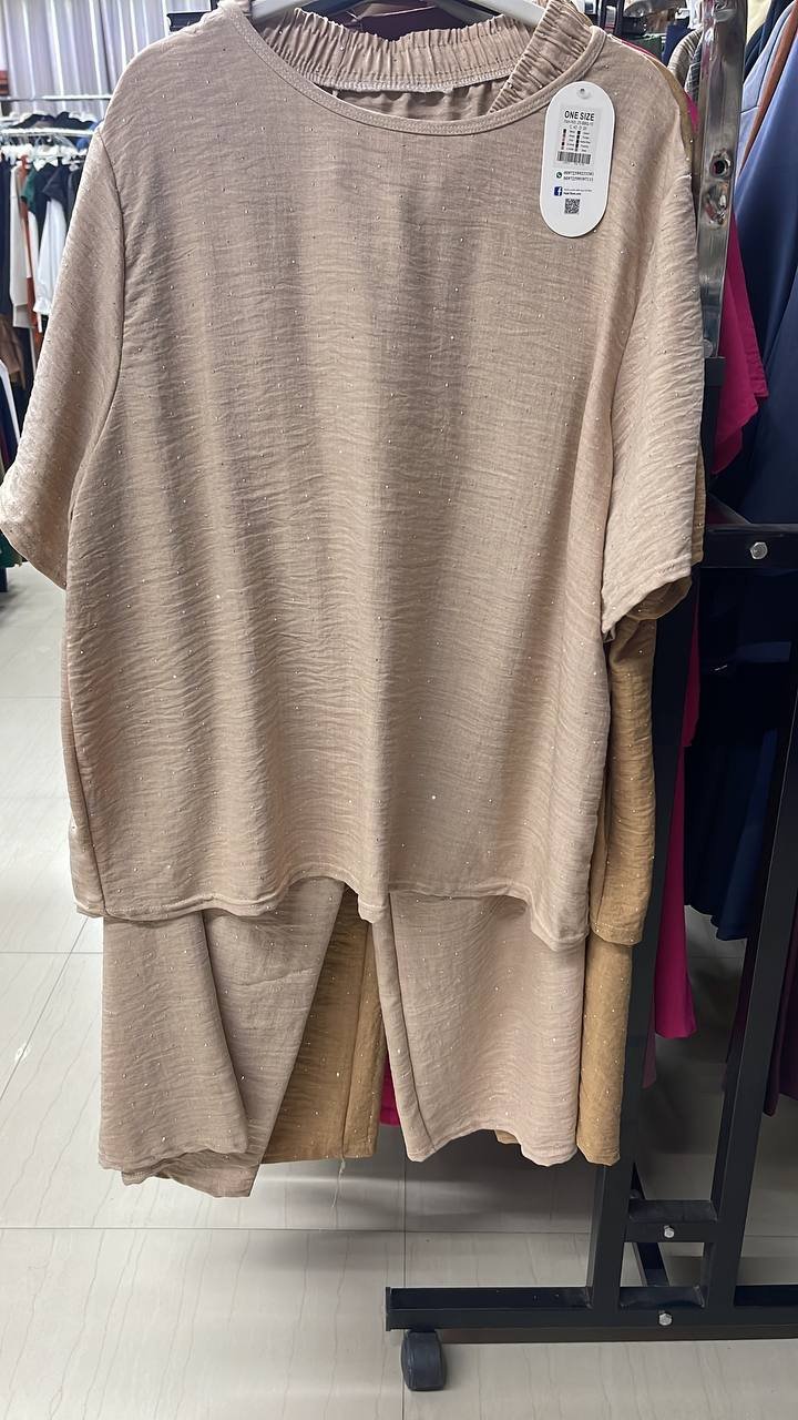 طقم اوفر سايز مع ستراس رشة سكر بلبس لغاية 48 طقم اوفر سايز مع ستراس رشة سكر بلبس لغاية 48