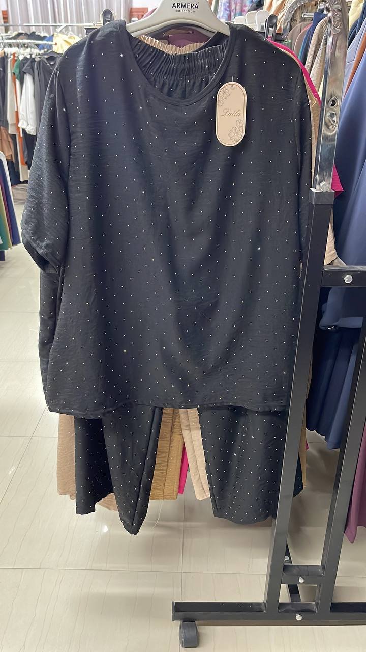 طقم اوفر سايز مع ستراس رشة سكر بلبس لغاية 48 طقم اوفر سايز مع ستراس رشة سكر بلبس لغاية 48