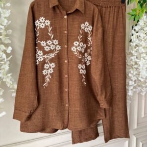 طقم قطعتين قميص وبنطلون اللون العسلي