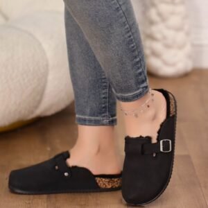 سليبر شتوي مبطن فرو لون أسود