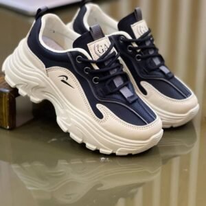 بوت أسود للصبايا