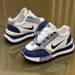 بوت للصبايا لون كحلي