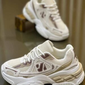 بوت للصبايا لون عسلي