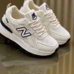 بوت للصبايا لون أسود