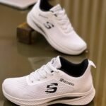 بوت سكيتشرز لون أبيض