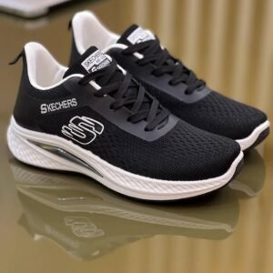 بوت سكيتشرز لون أبيض