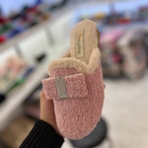 سليبر فرو شتوي باللون الزهري