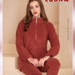 بجامات فيليز مبطن فرو اللون الأحمر 