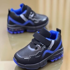 بوت ولادي اللون الأزرق